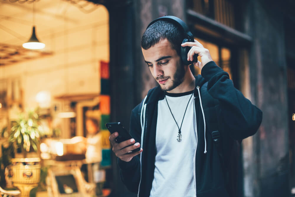Picture of Addiction Recovery & Sobriety Phone Apps | American Addiction Centers